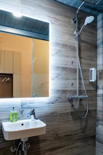 Фото номера Стандартный двухместный номер с 1 кроватью Отель De Gamlas Hem Hotel &amp; Restaurant г. Оулу 11