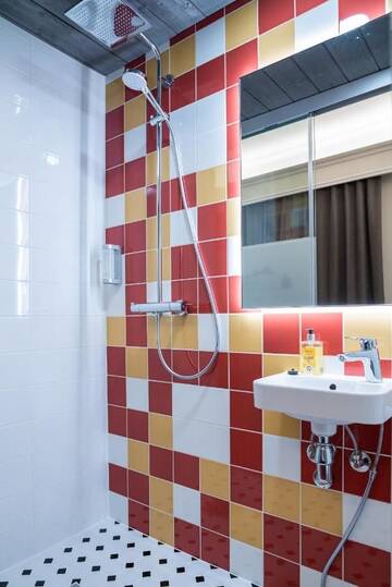 Фото номера Стандартный номер с кроватью размера &quot;queen-size&quot; Отель De Gamlas Hem Hotel &amp; Restaurant г. Оулу 9