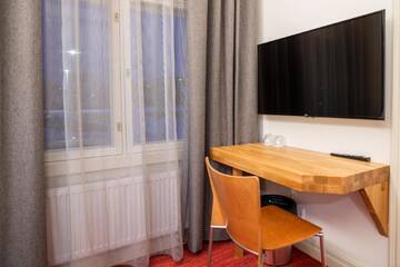 Фото номера Стандартный номер с кроватью размера &quot;queen-size&quot; Отель De Gamlas Hem Hotel &amp; Restaurant г. Оулу 10