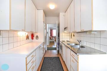 Фото номера Четырехместный номер &quot;Комфорт&quot; Гостевой дом Nipu -Beside City Center, Bus and Train Station г. Оулу 7