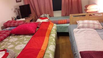 Фото номера Семейный двухместный номер с 1 кроватью Гостевой дом Nipu -Beside City Center, Bus and Train Station г. Оулу 9